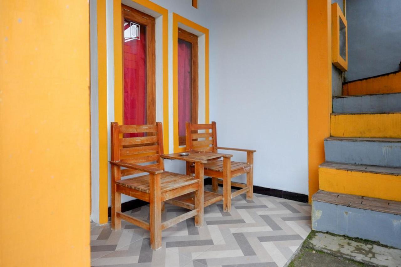 Reddoorz Near Candi Cetho Karanganyar Karanganyar  Экстерьер фото